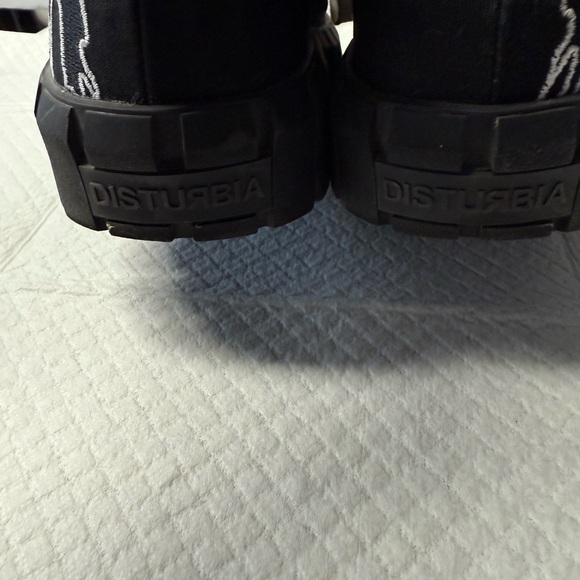 Disturbia men’s trouble graphic low top trainers - Picture 3 of 4